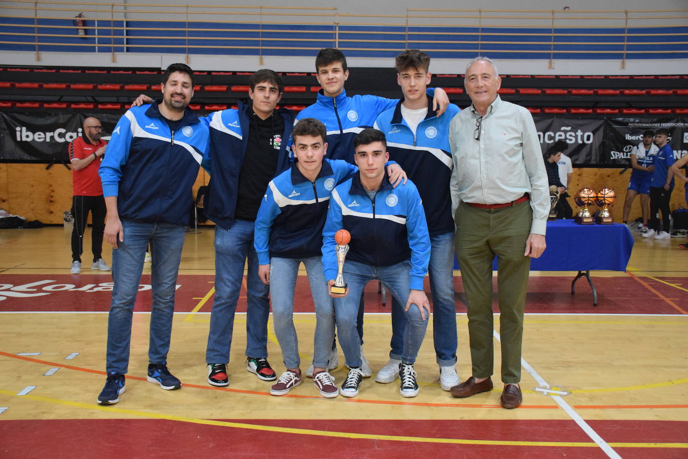 Fotos: Lobete acoge el Día del Baloncesto