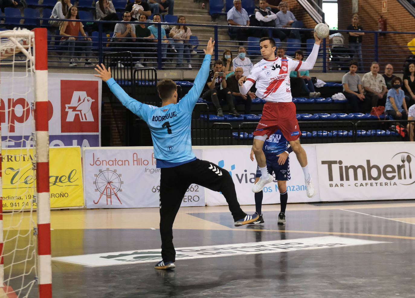 Fotos: La victoria del Logroño ante el Benidorm le acerca a Europa