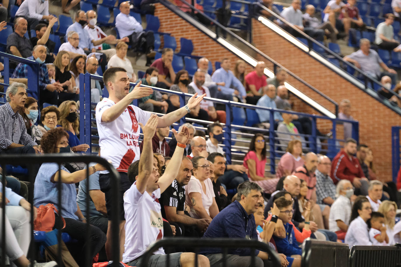 Fotos: La victoria del Logroño ante el Benidorm le acerca a Europa