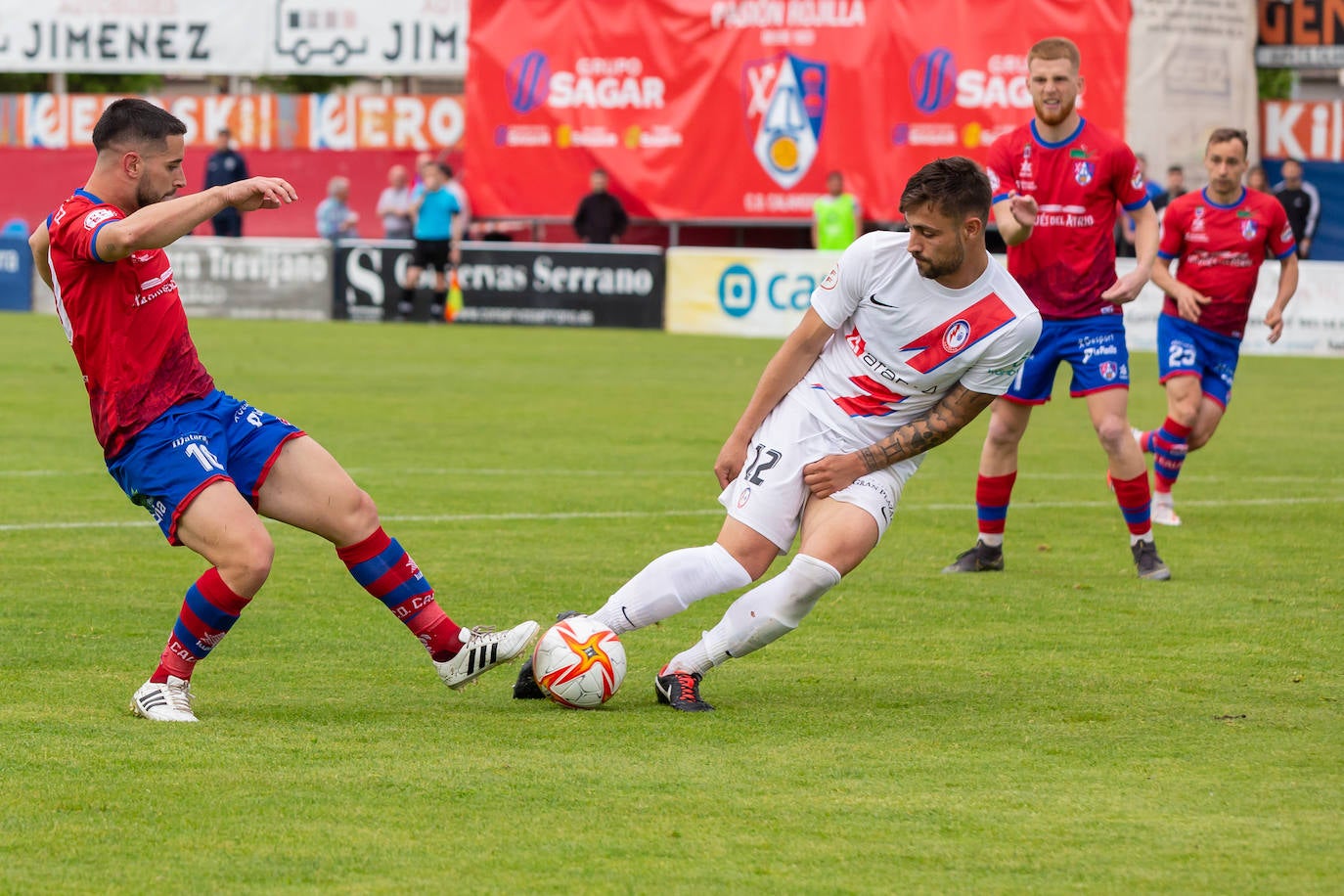 Fotos: El Calahorra cae ante el Rayo Majadahonda