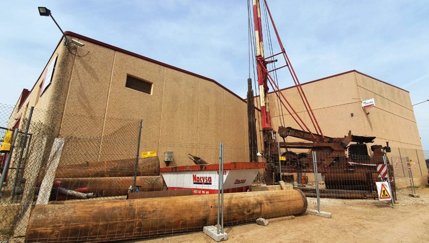 Primeros trabajos para la construcción del nuevo pozo de captación en la estación de tratamiento de agua potable de Calahorra. 