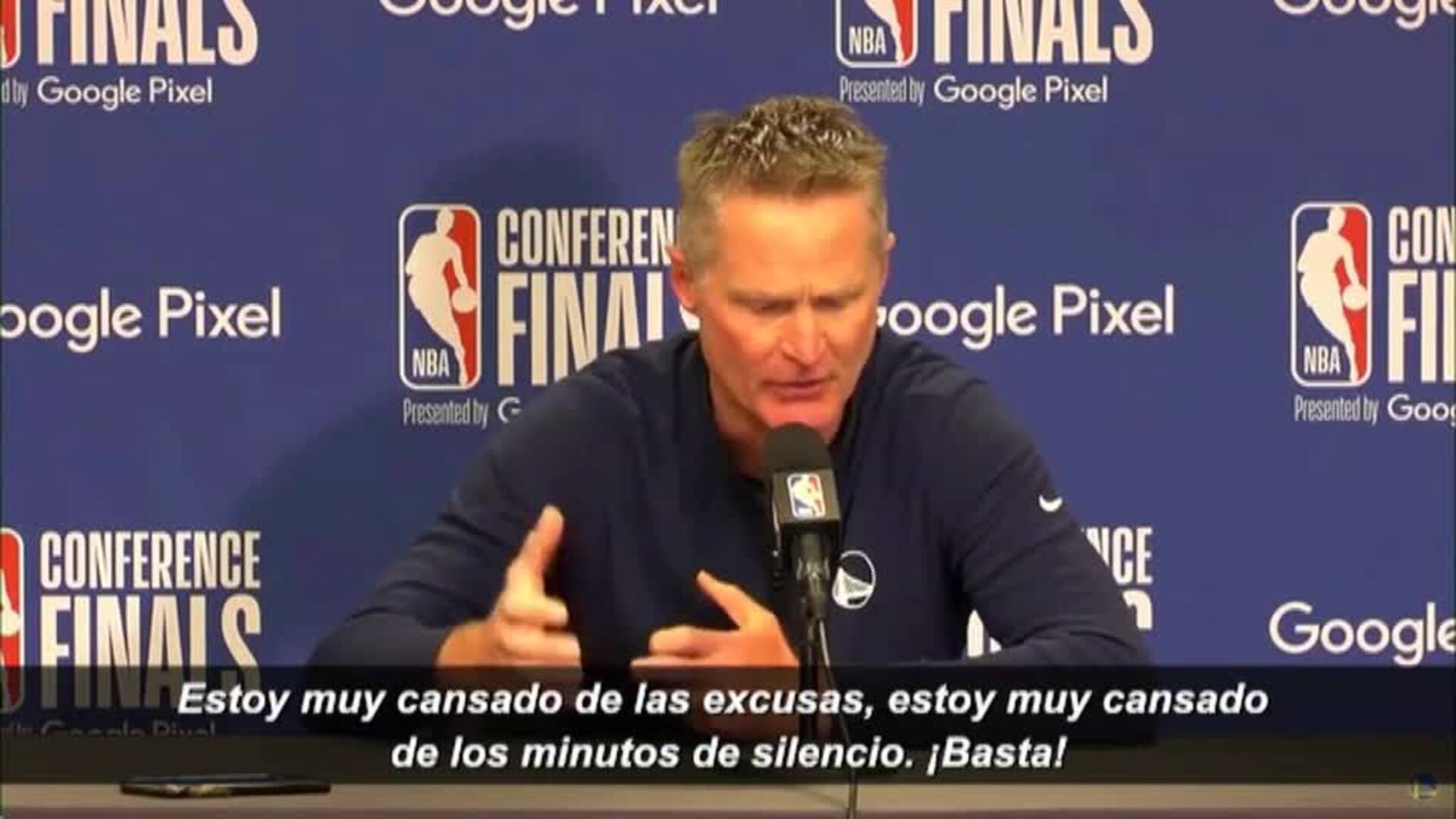 Un emocionado e indignado Steve Kerr explota contra la posesión de armas en EEUU