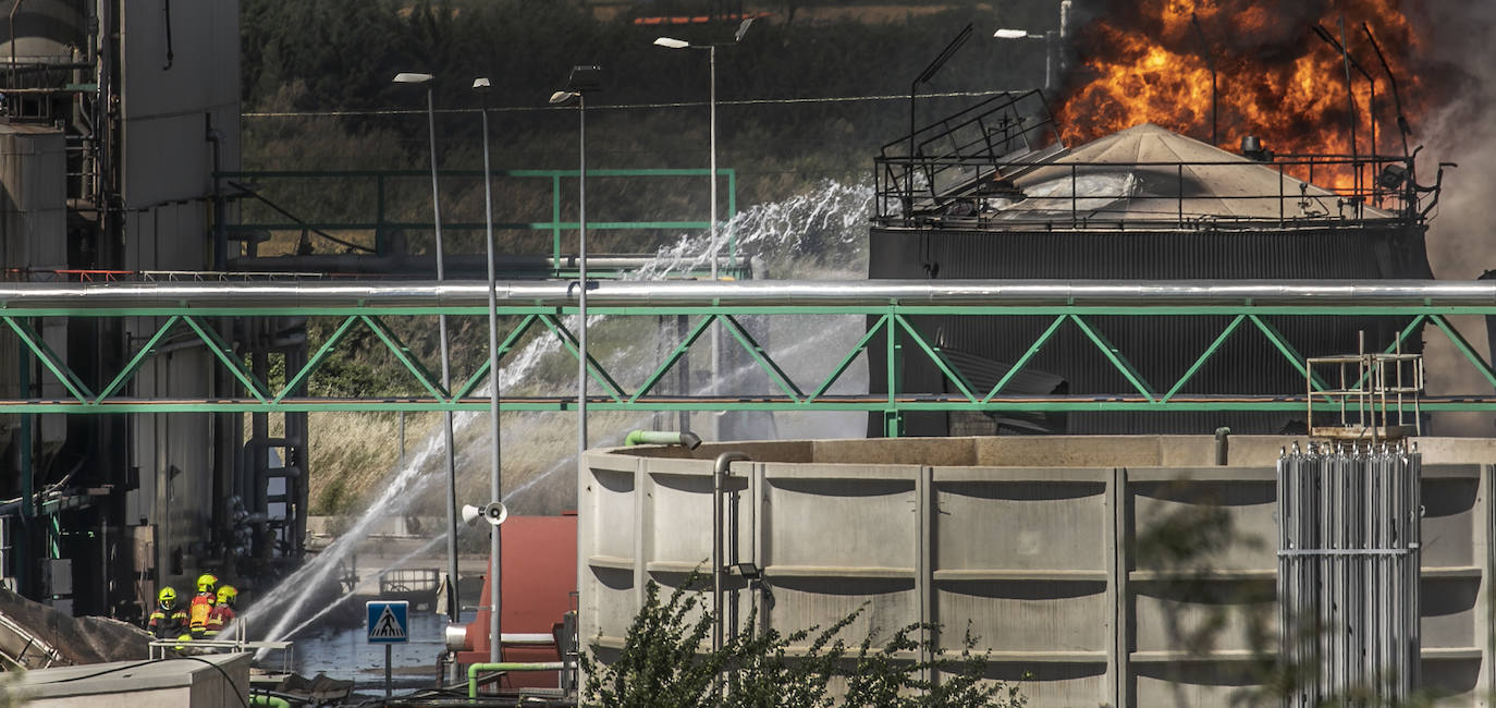 Fotos: Dos trabajadores mueren en una explosión en la planta de biodiésel de Calahorra