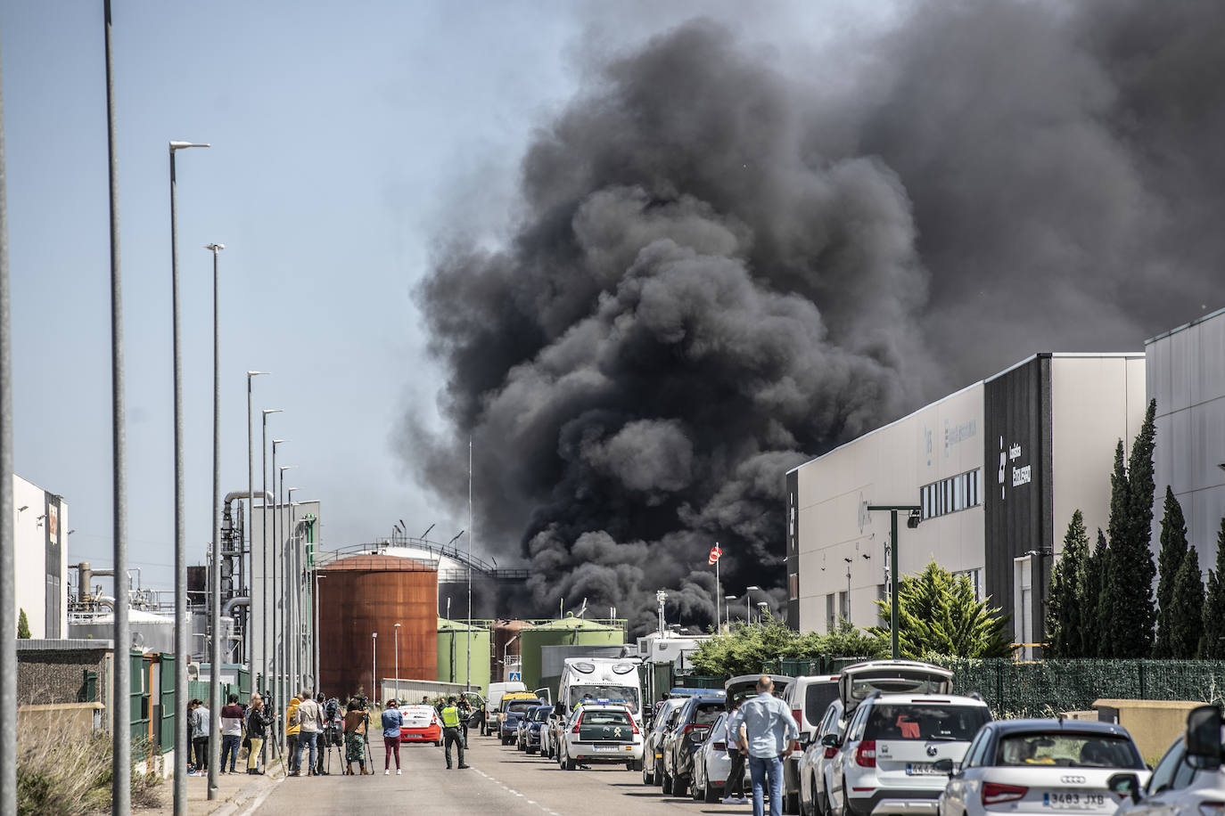 Fotos: Dos trabajadores mueren en una explosión en la planta de biodiésel de Calahorra