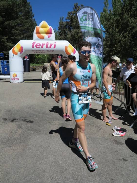 Fotos: Darío Pérez gana el triatlón Desafío El Rasillo