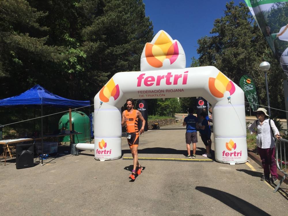 Fotos: Darío Pérez gana el triatlón Desafío El Rasillo