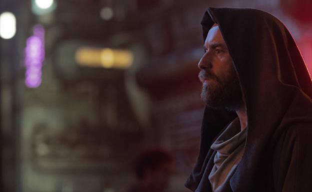 Ewan McGregor vuelve a dar vida a Obi-Wan Kenobi.