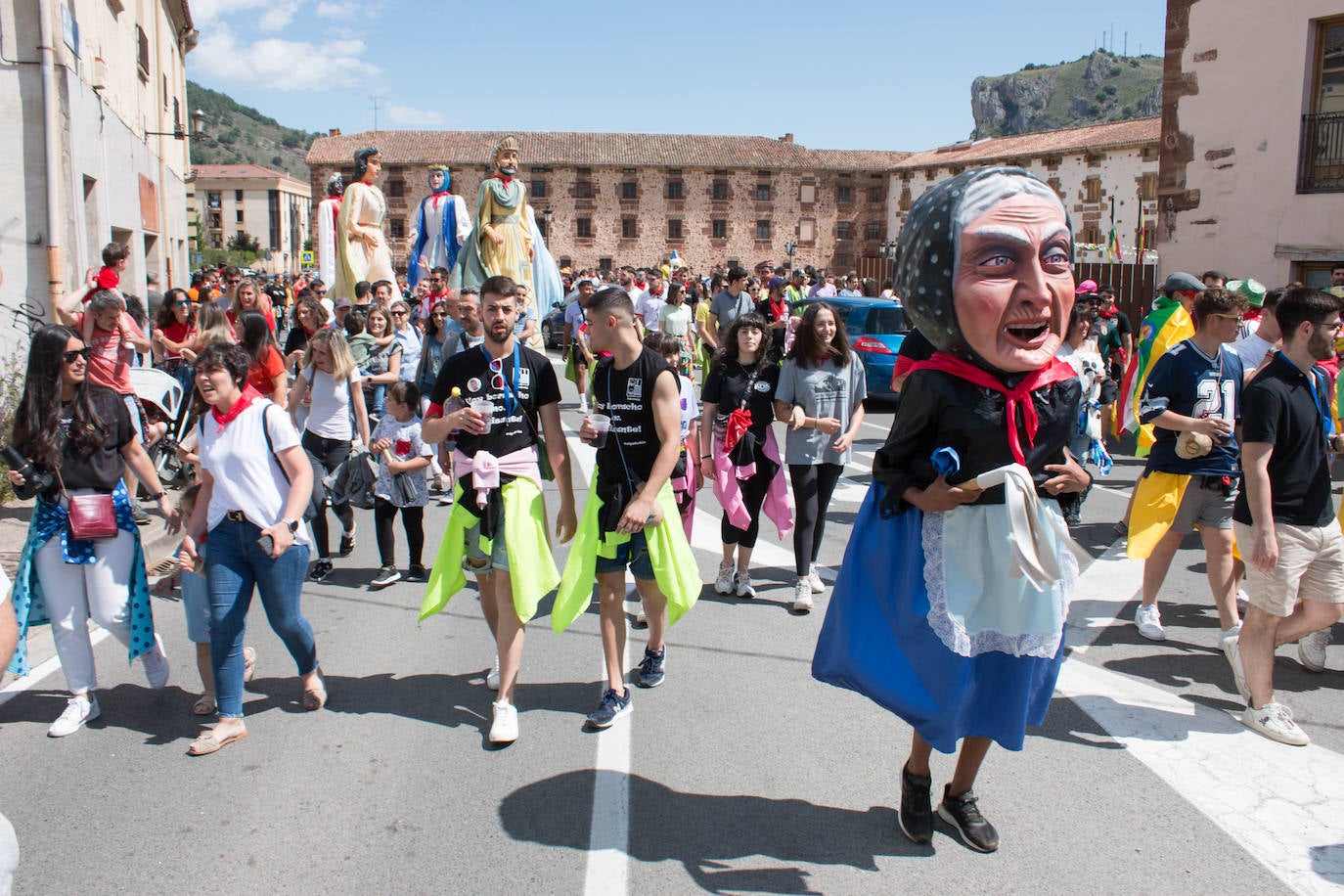 Fotos: Comienzan las fiestas de Santa Bárbara en Ezcaray