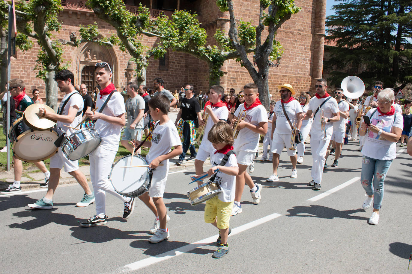 Fotos: Comienzan las fiestas de Santa Bárbara en Ezcaray