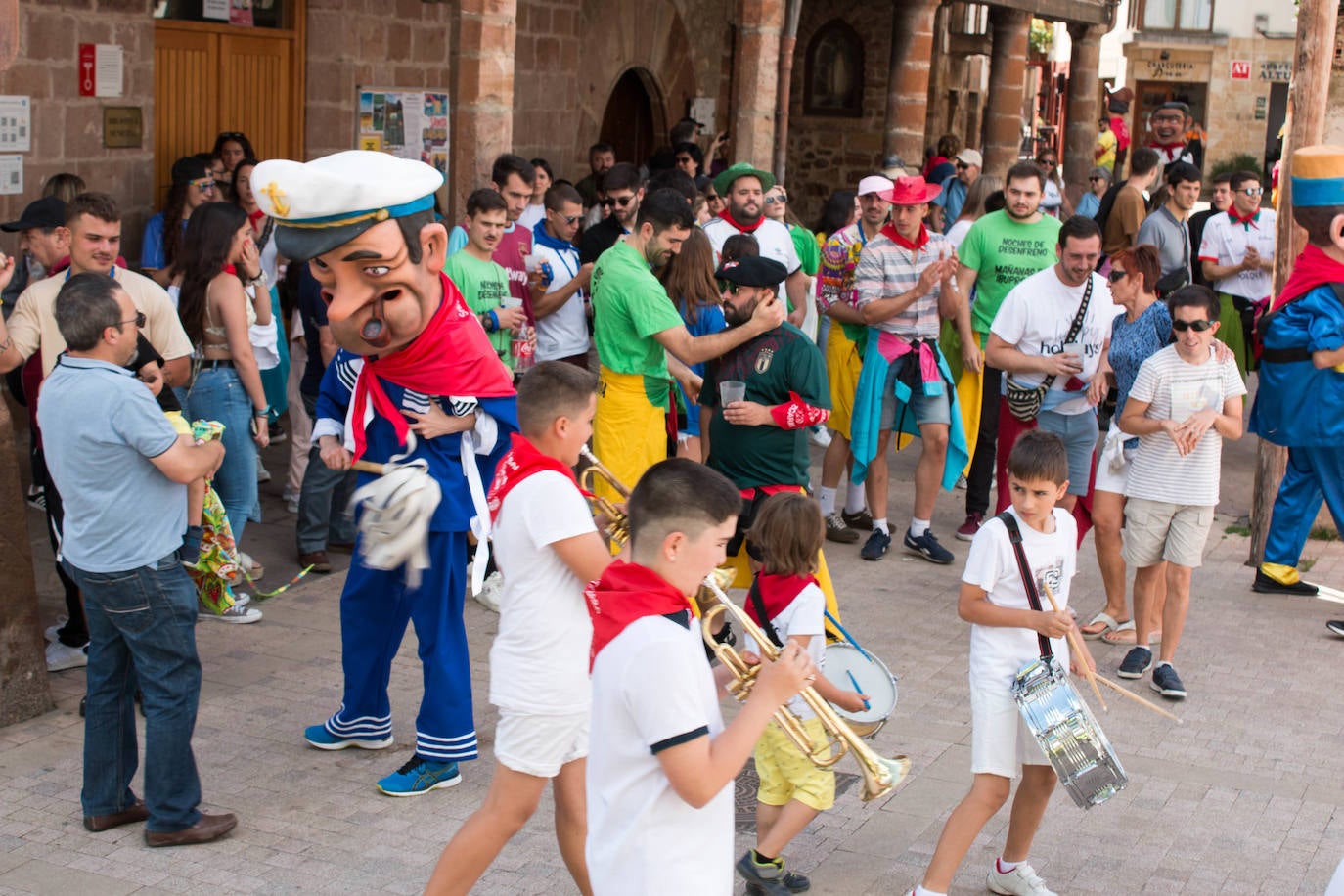 Fotos: Comienzan las fiestas de Santa Bárbara en Ezcaray