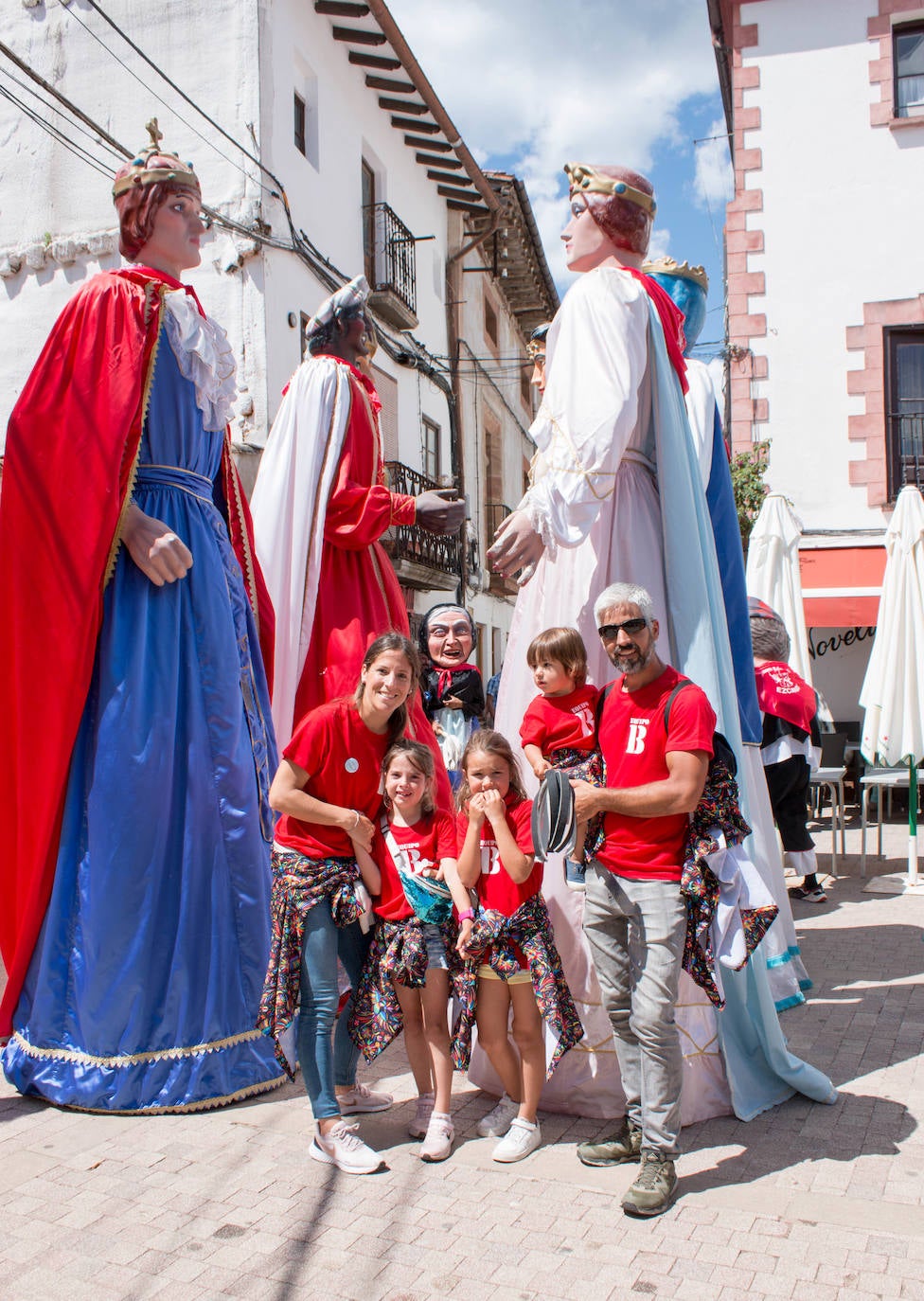 Fotos: Comienzan las fiestas de Santa Bárbara en Ezcaray