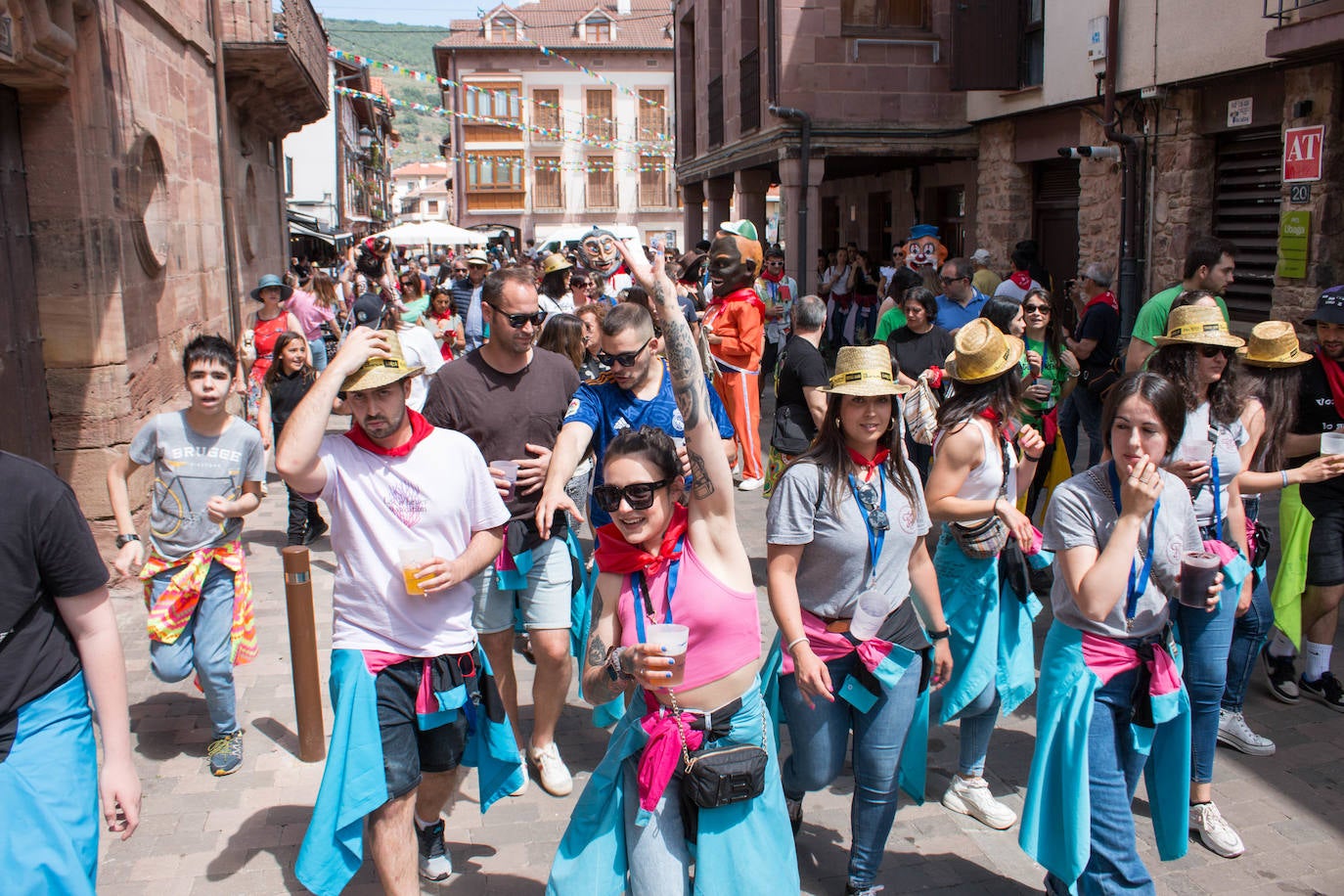 Fotos: Comienzan las fiestas de Santa Bárbara en Ezcaray