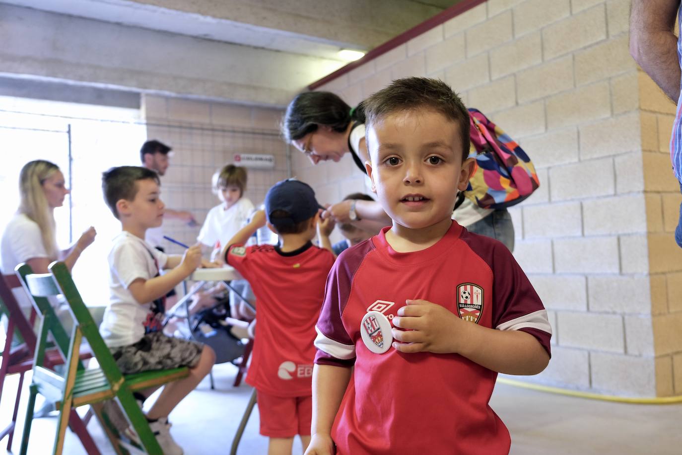 Fotos: La afición de la UDL calienta motores