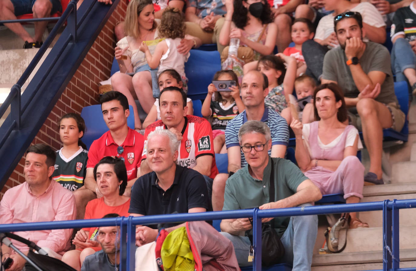 Fotos: Así se vivió el partido Villarreal B- UD Logroñés en el Palacio de los Deportes