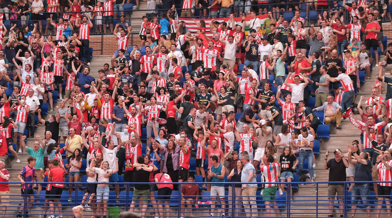 Fotos: Así se vivió el partido Villarreal B- UD Logroñés en el Palacio de los Deportes