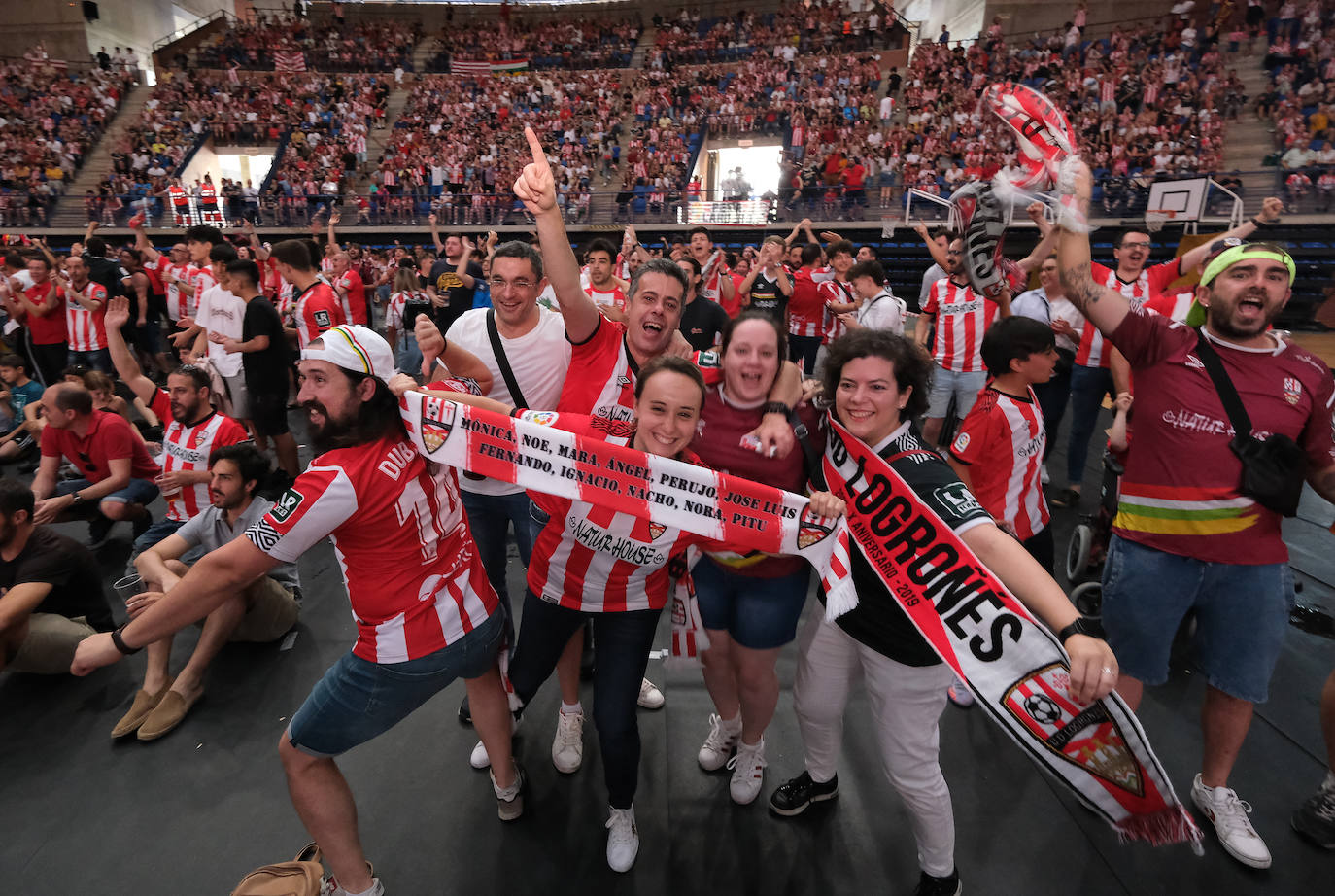 Fotos: Así se vivió el partido Villarreal B- UD Logroñés en el Palacio de los Deportes