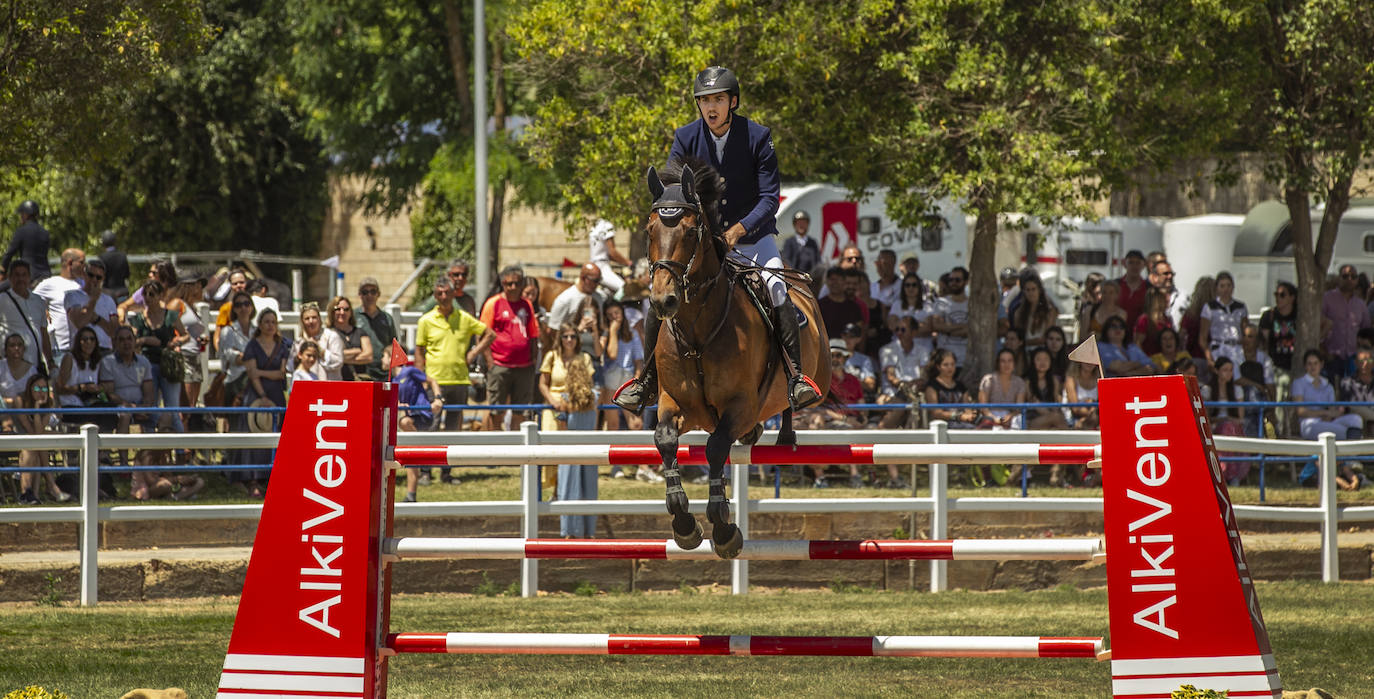 Fotos: González de Zárate vence en el Concurso de Saltos de Logroño