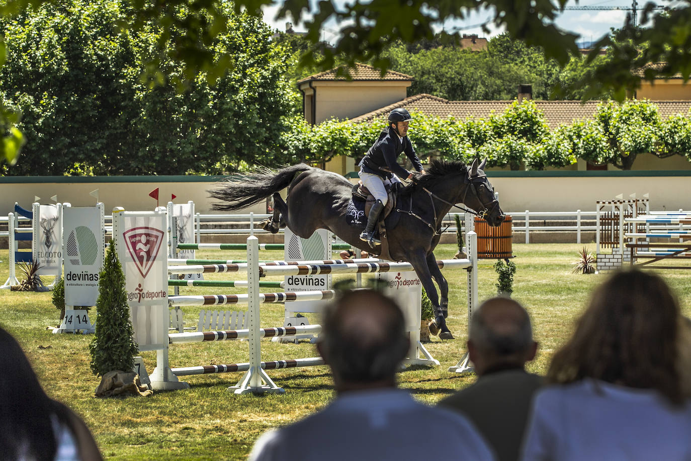 Fotos: González de Zárate vence en el Concurso de Saltos de Logroño