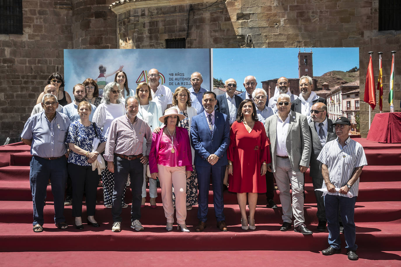 Fotos: El ambiente y las fotografías de galardonados y autoridades después del acto Día de La Rioja