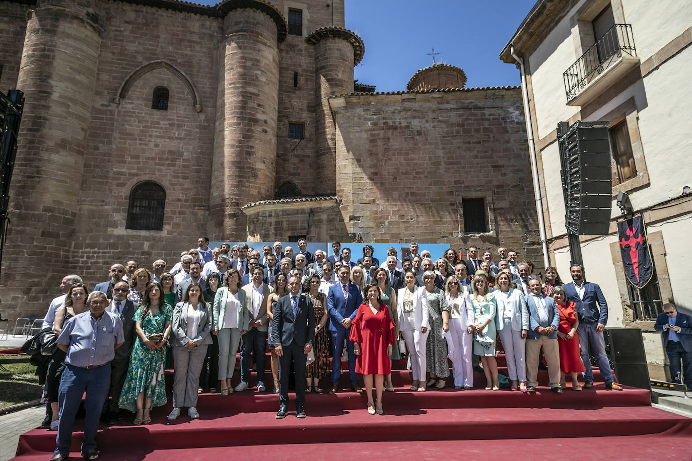 Fotos: El ambiente y las fotografías de galardonados y autoridades después del acto Día de La Rioja