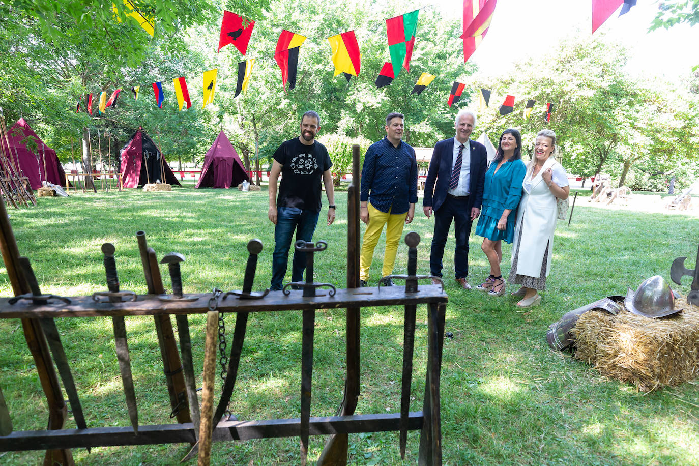 Fotos: Inauguración del campamento francés y del mercado renacentista de San Bernabé