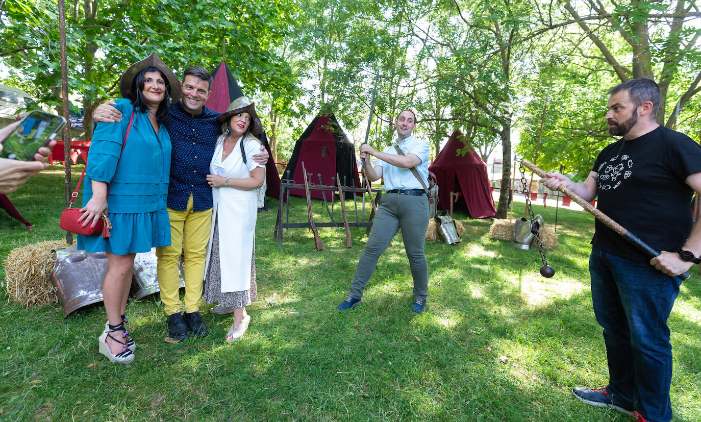 Fotos: Inauguración del campamento francés y del mercado renacentista de San Bernabé