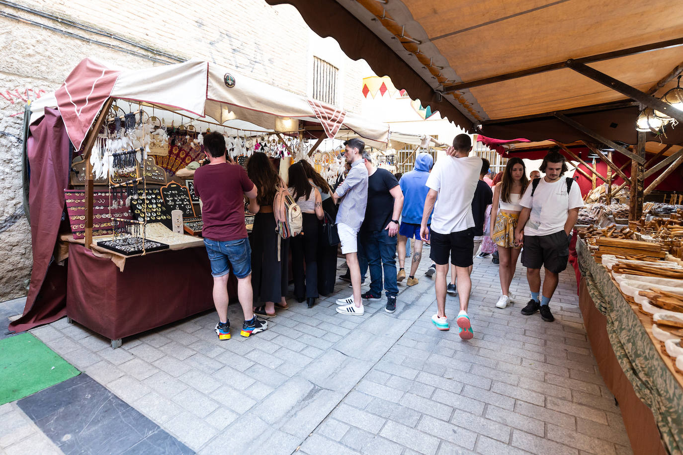 Fotos: Inauguración del campamento francés y del mercado renacentista de San Bernabé