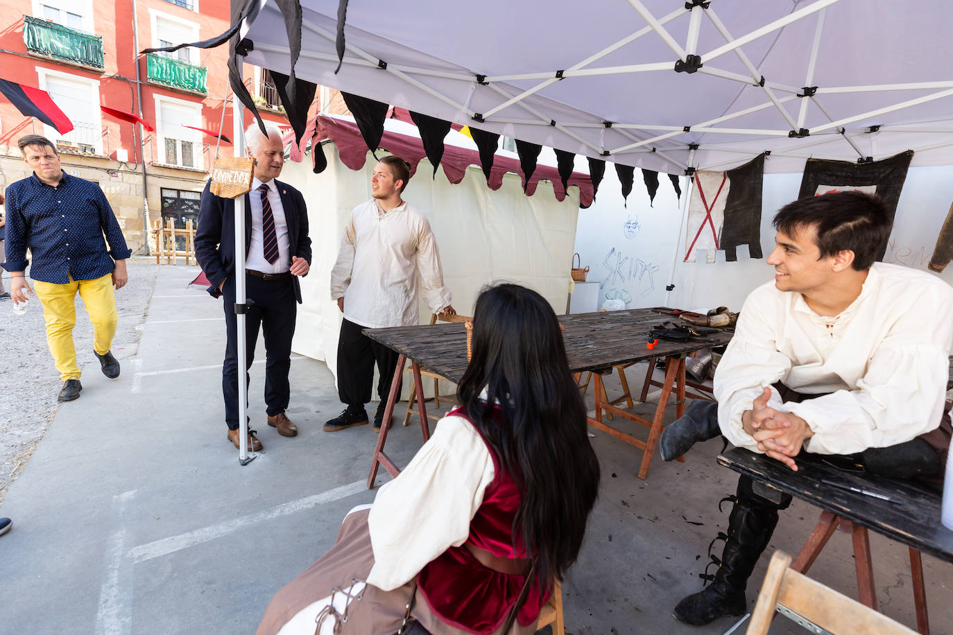 Fotos: Inauguración del campamento francés y del mercado renacentista de San Bernabé