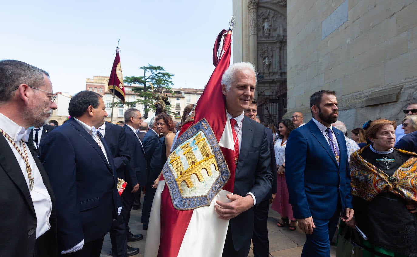 Fotos: Los ecos de la pandemia marcan los tradicionales banderazos de San Bernabé