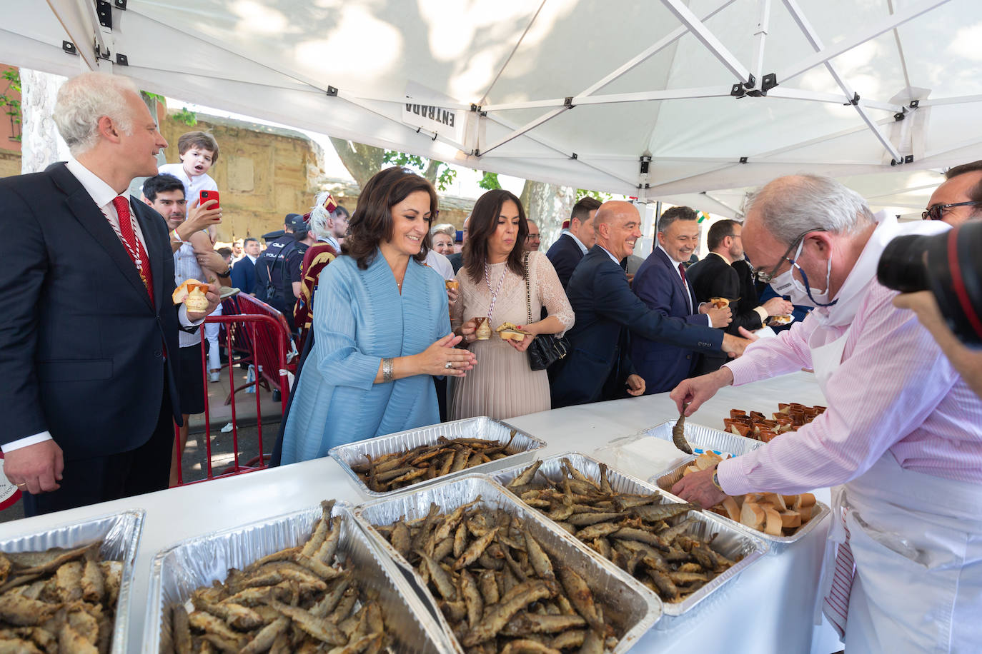 Fotos: Los ecos de la pandemia marcan los tradicionales banderazos de San Bernabé