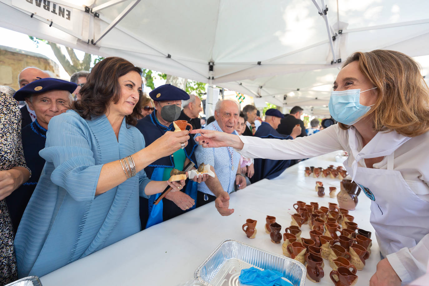 Fotos: Los ecos de la pandemia marcan los tradicionales banderazos de San Bernabé