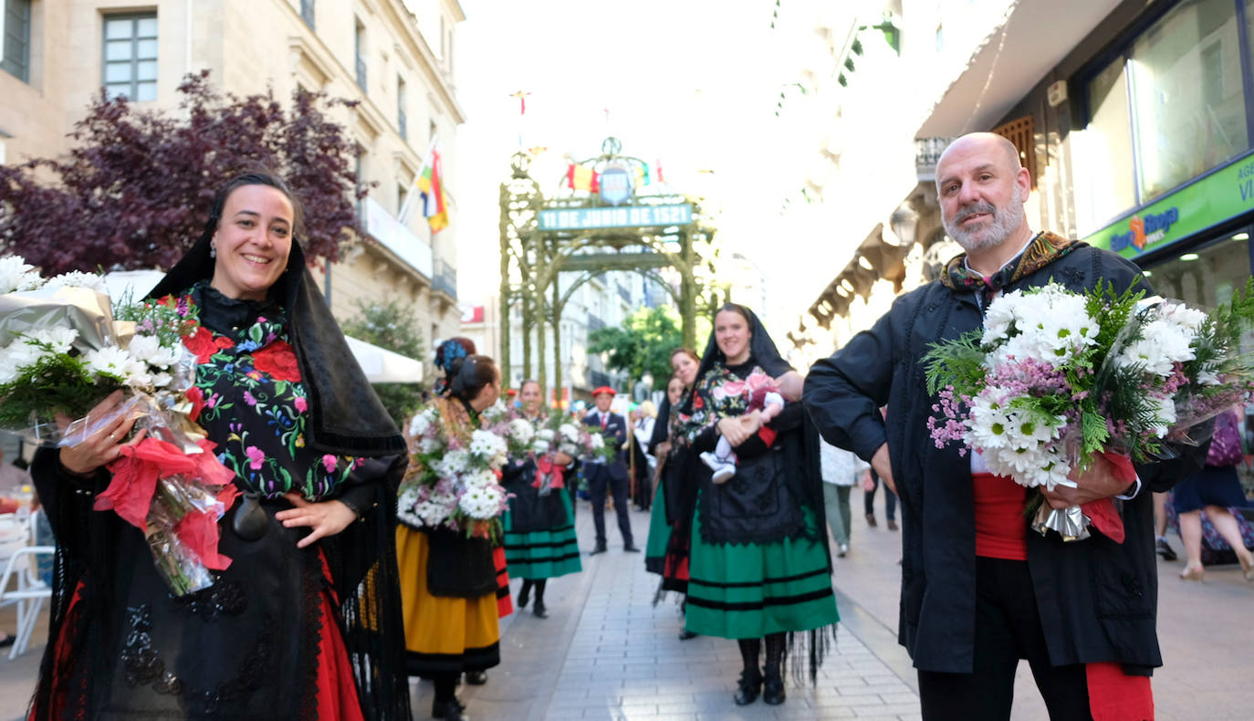 Fotos: Ofrenda floral por San Bernabé