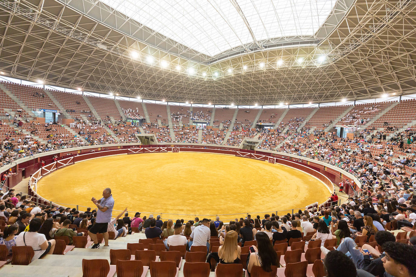 Fotos: El Voto de San Bernabé pasa por la plaza de toros