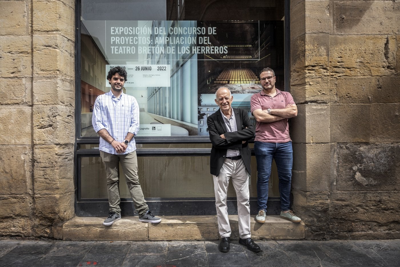 José Seguí flanqueado por Fernando Royo e Iván Lozano Pereira, ayer, en el Colegio Oficial de Arquitectos de La Rioja (COAR). 