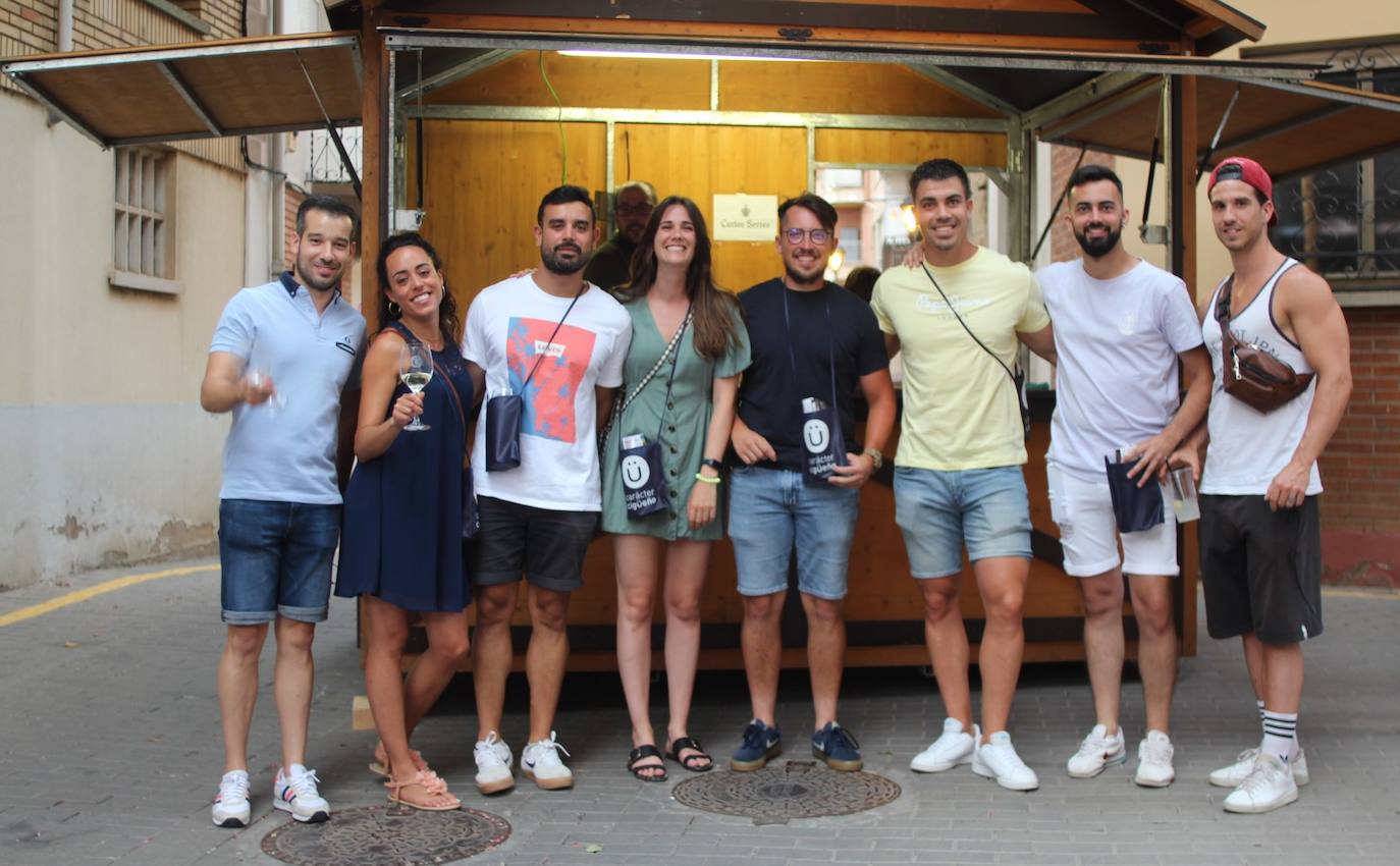 Fotos: La VII Cita con el Vino llena el centro de Lardero