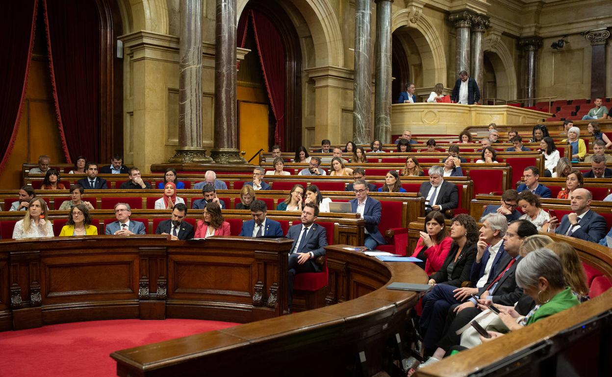 El Parlament de Cataluña. 