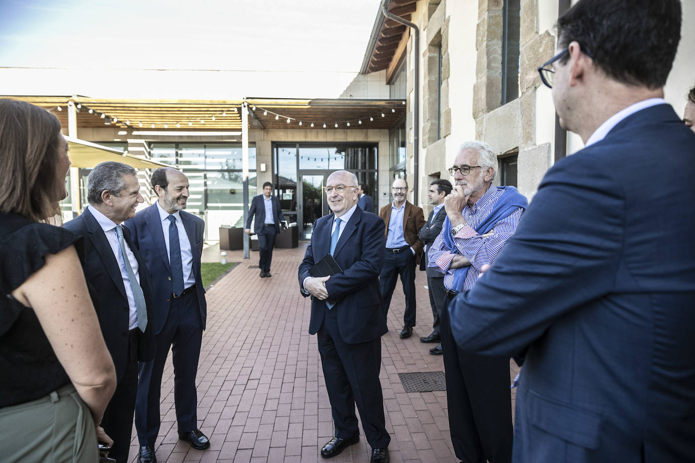 Fotos: Almunia reclama reformas, un pacto de rentas y «dejar atrás la política de bloques para llegar a acuerdos»