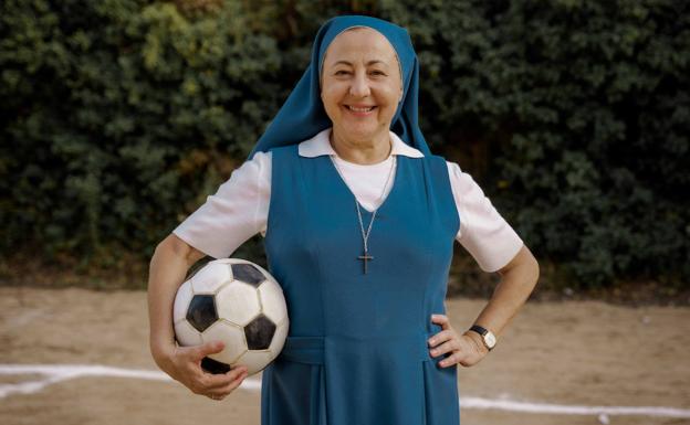 Carmen Machi es la hermana Marina en 'Llenos de gracia'.