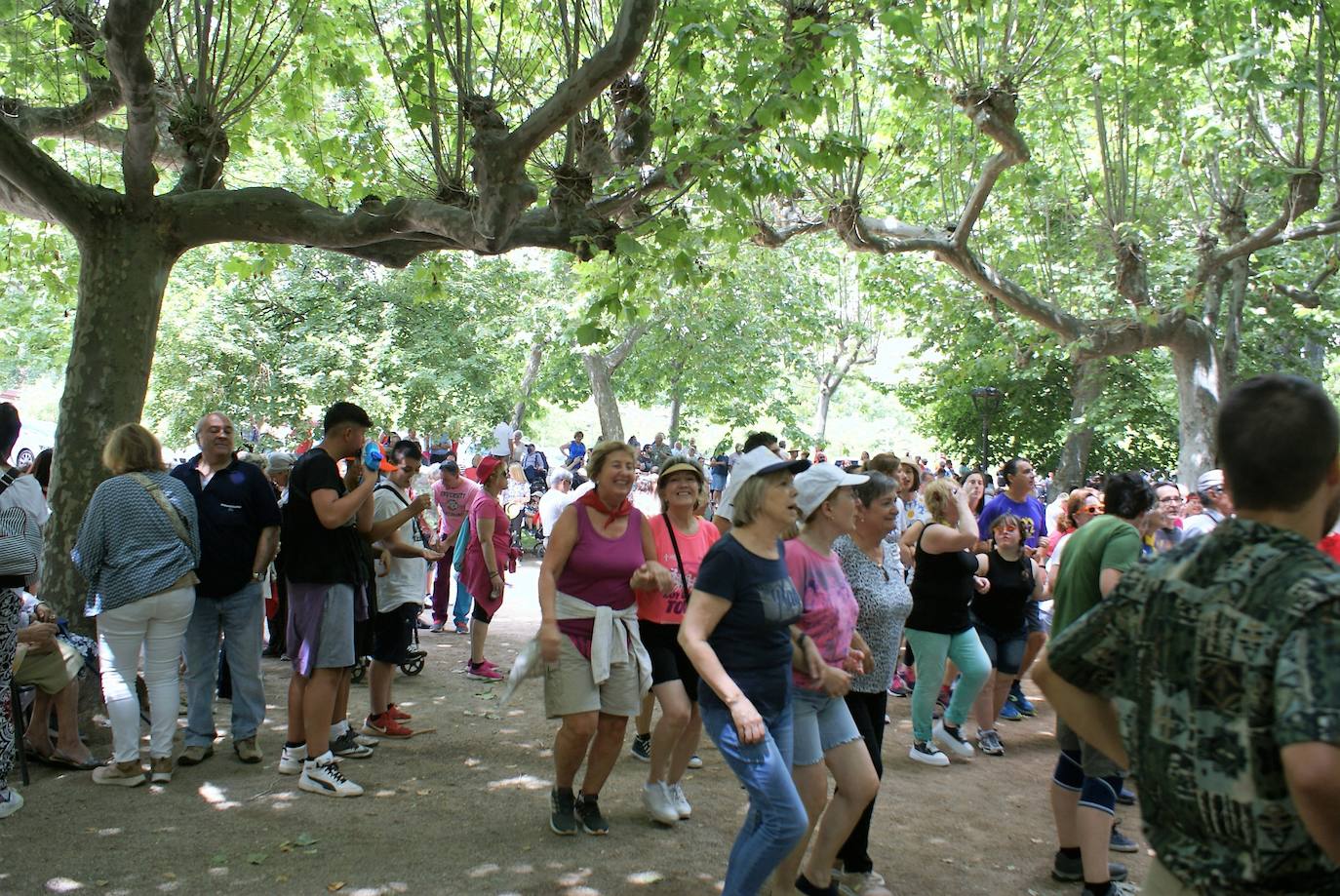 Fotos: Viernes de vueltas y almuerzos en las fiestas de Nájera