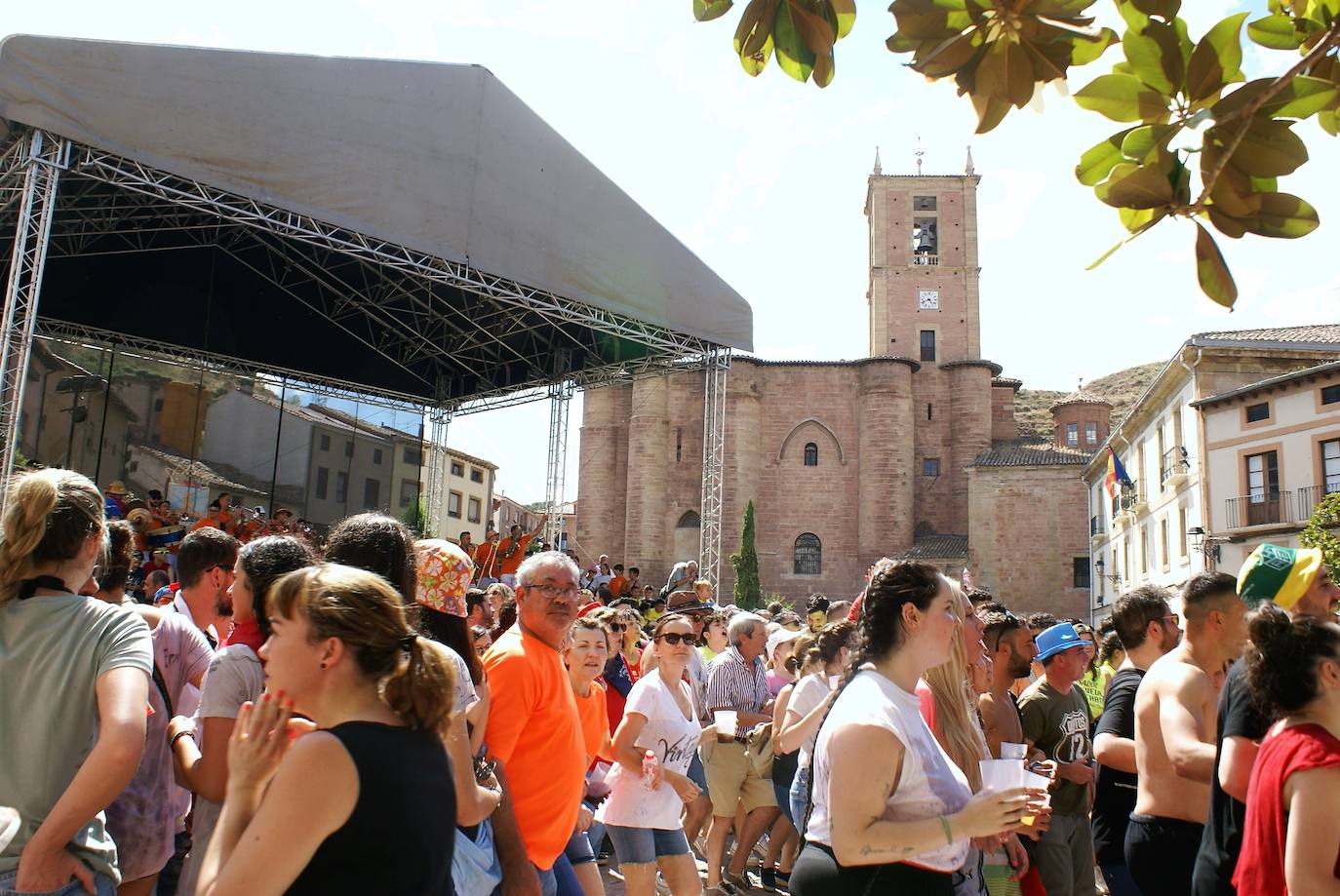 Fotos: Viernes de vueltas y almuerzos en las fiestas de Nájera