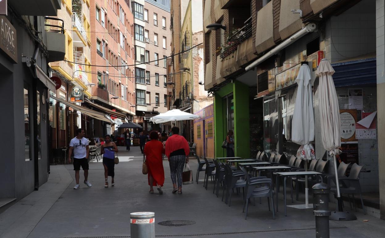 Uno de los locales de la calle Libertad sufrió el sábado una pelea con varios heridos por arma blanca. 