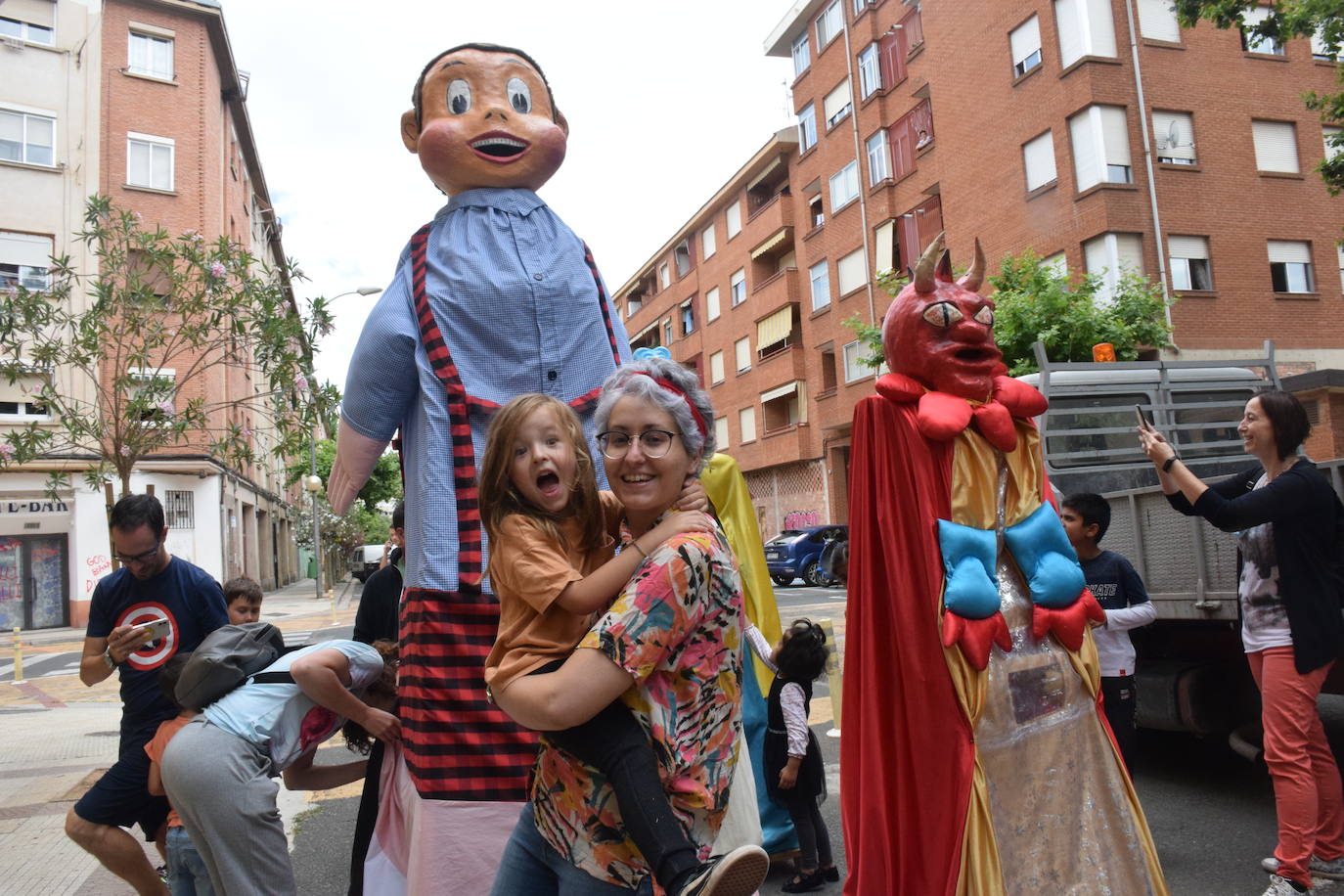 Fotos: El barrio logroñés de Madre de Dios disfruta de sus fiestas dos años después