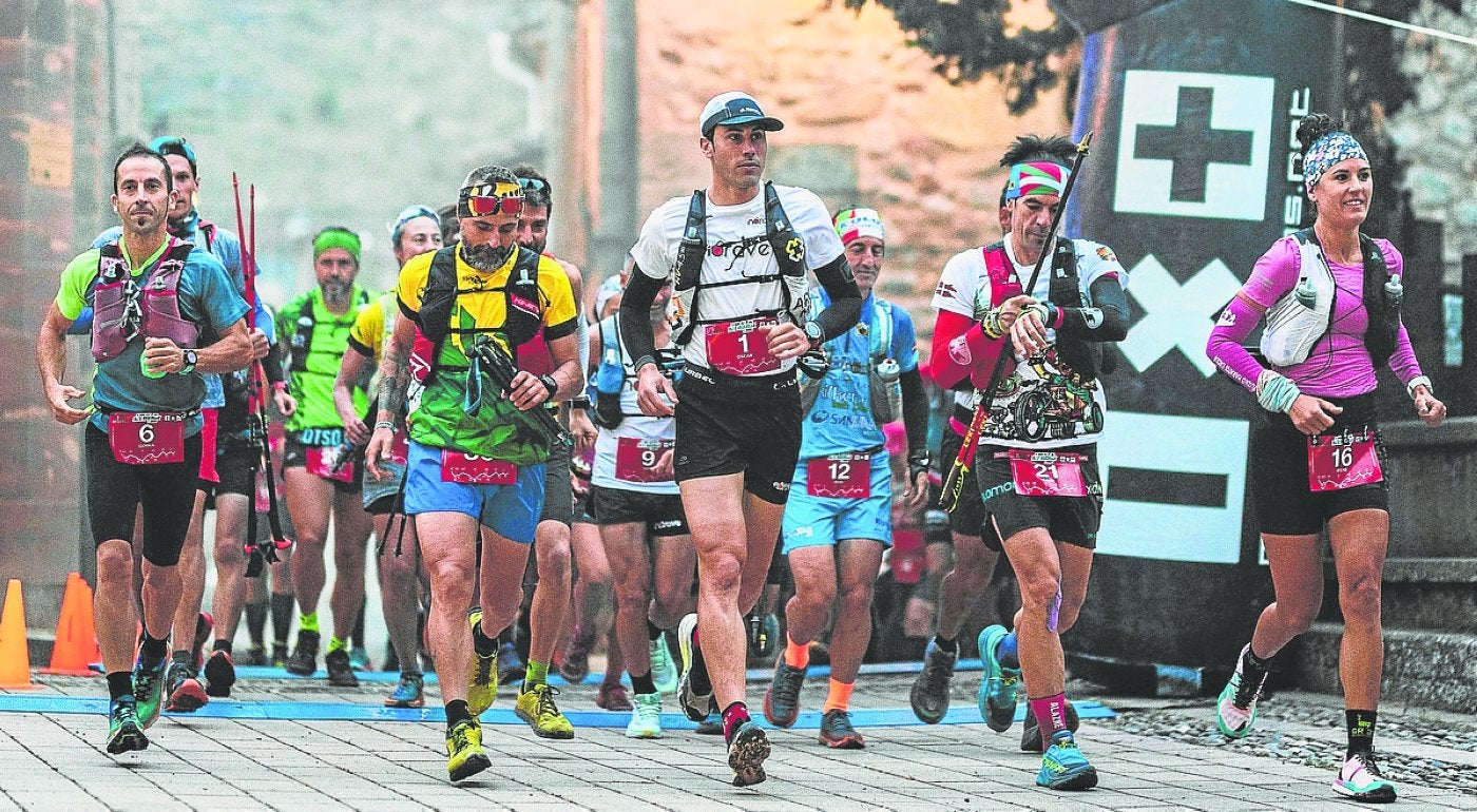 Los 36 participantes en la prueba Ultra parten del centro de Brieva de Cameros. 