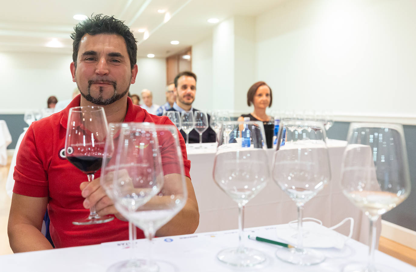 Fotos: Ruiz Monge, protagonista del club de catas