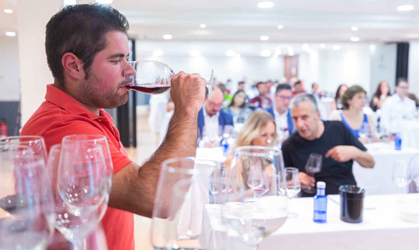 Fotos: Ruiz Monge, protagonista del club de catas