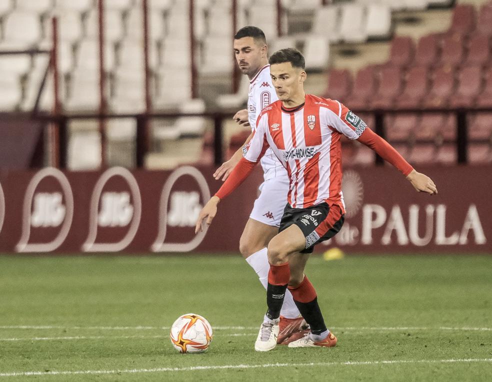 Calderón se marcha al Badajoz. 