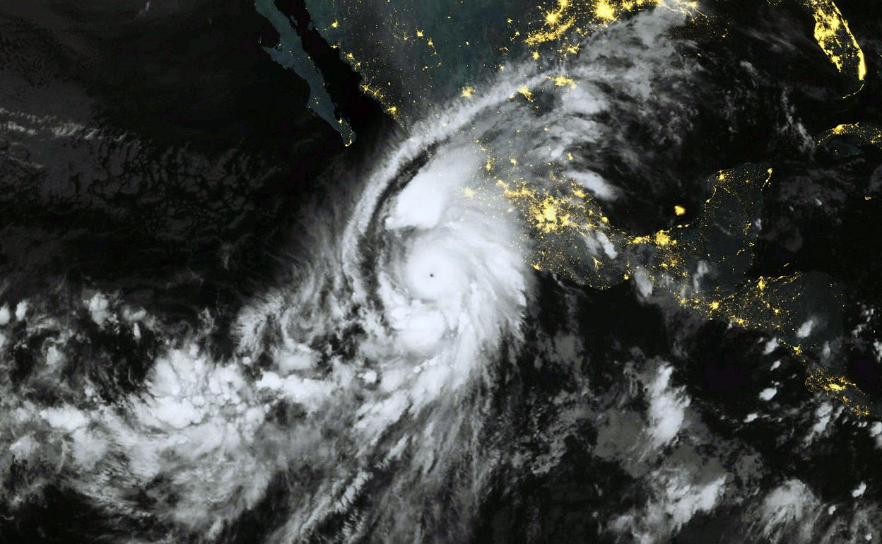 Imagen por satélite del Huracán Patricia.