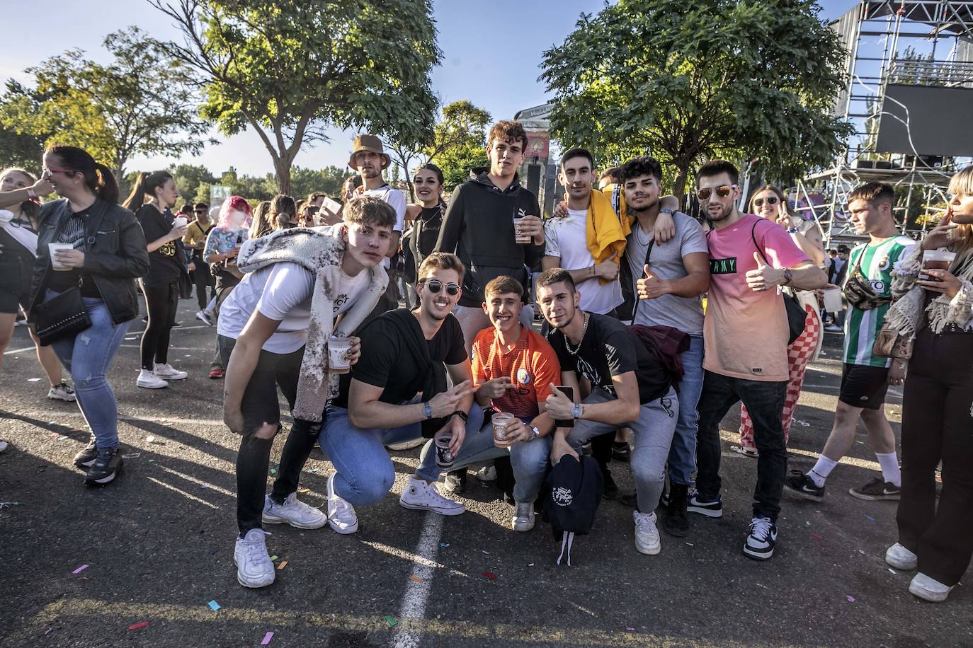 Fotos: Los asistentes al Holika, preparados para que suene la música