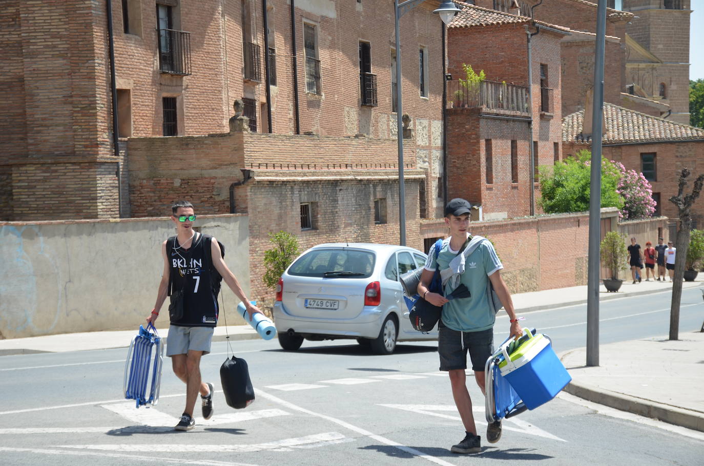 Fotos: Momento de la recogida en el festival Holika