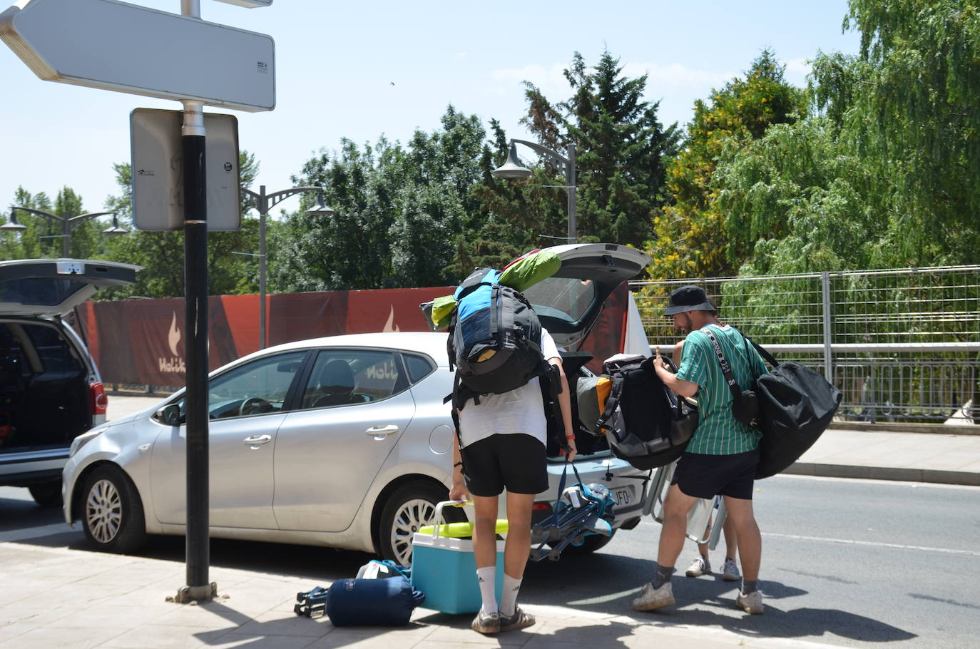 Fotos: Momento de la recogida en el festival Holika
